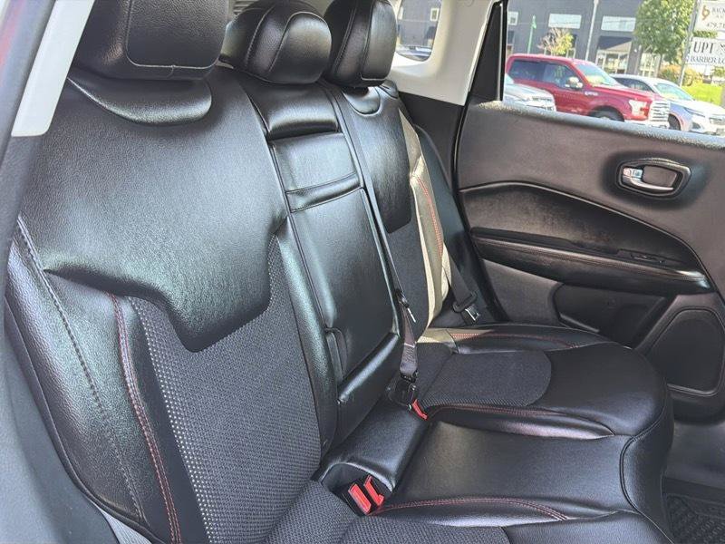 Used 2019 Jeep Compass Trailhawk w/ Cold Weather Group AWD/4WD image 7