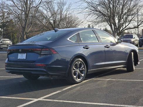 Certified 2023 Honda Accord EX image 18