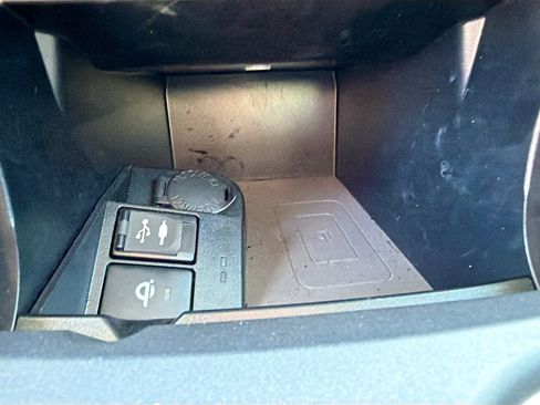 Used 2017 Toyota Camry XLE w/ Moonroof Package image 27