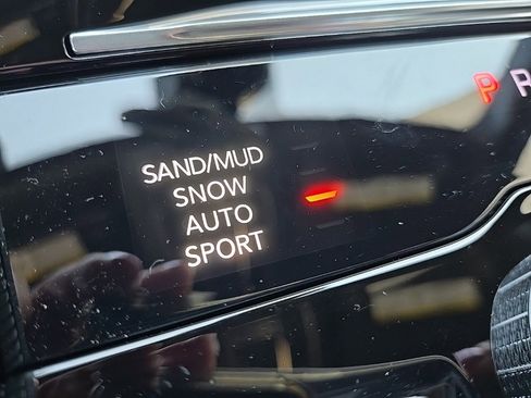 Used 2025 Jeep Grand Cherokee L Limited w/ Luxury Tech Group II image 66