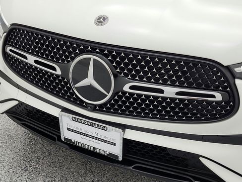 Certified 2025 Mercedes-Benz GLC 300 4MATIC image 19