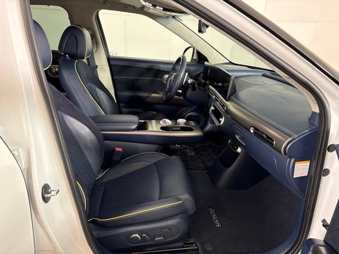 Used 2023 Genesis GV60 Performance AWD/4WD image 16