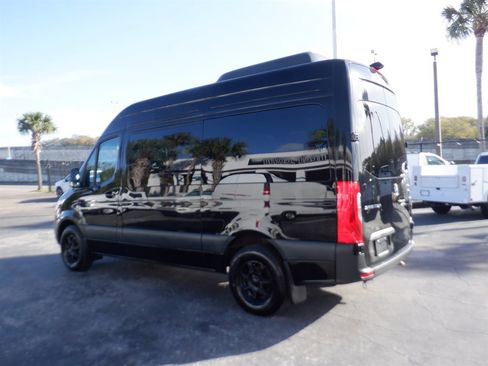 Used 2024 Mercedes-Benz Sprinter 2500 image 2