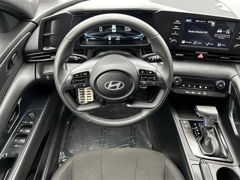 Certified 2025 Hyundai Elantra Sport w/ Cargo Package image 15