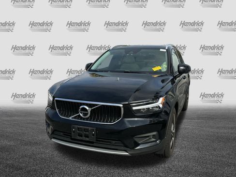 Used 2020 Volvo XC40 T5 Momentum w/ Protection Package Premier image 7