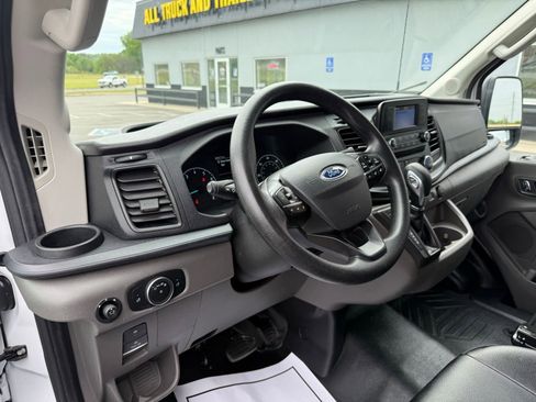 Used 2024 Ford Transit 250 148 Medium Roof Extended AWD image 4