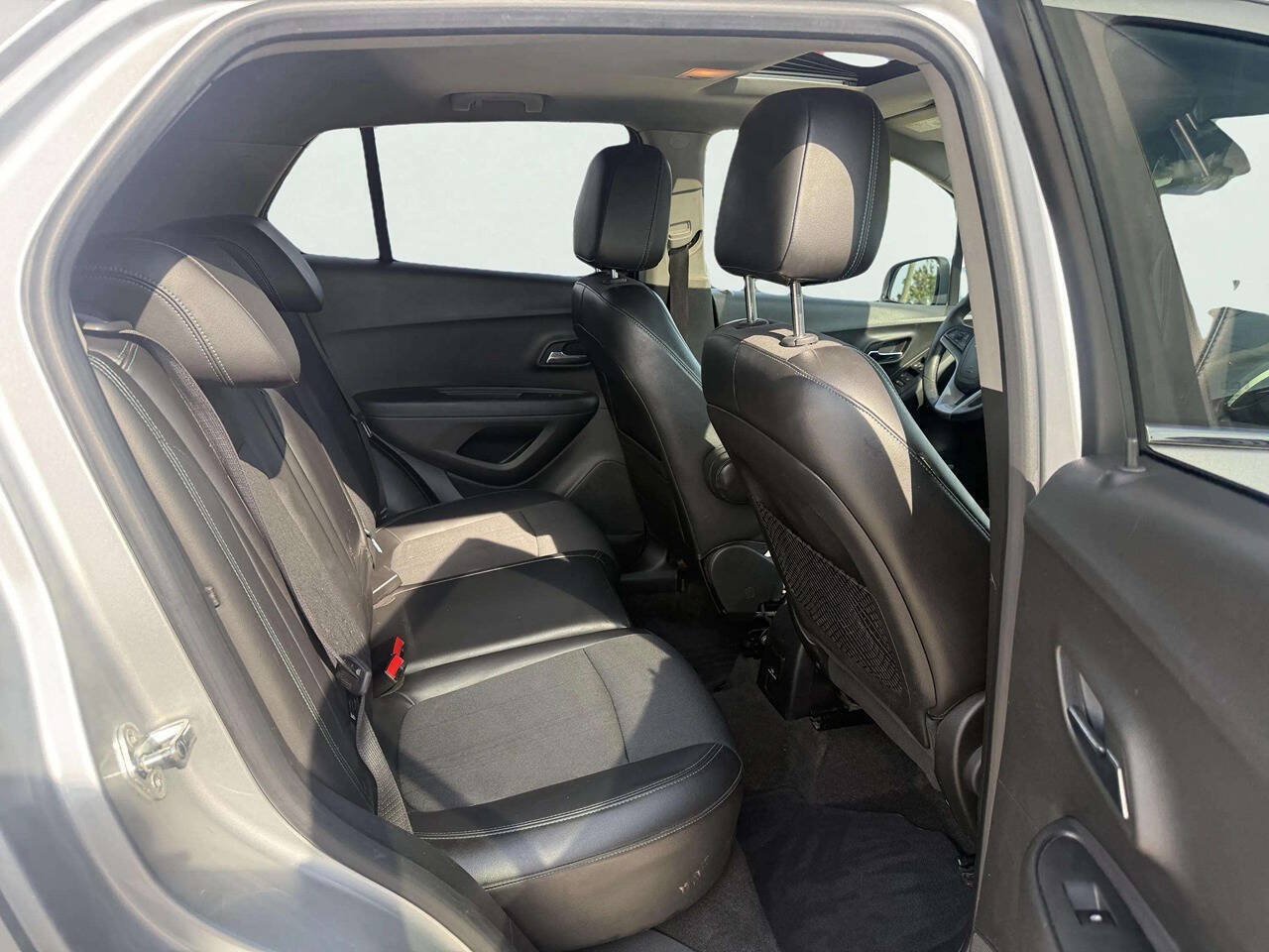Used 2016 Chevrolet Trax LT w/ LT Sun and Sound Package AWD/4WD image 13