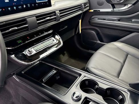 New 2025 Lincoln Corsair FWD w/ Equipment Group 101A image 24