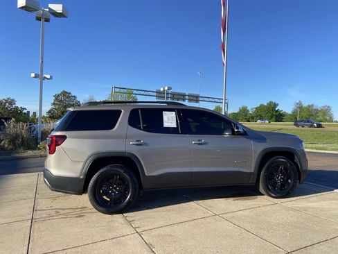 Used 2022 GMC Acadia AT4 w/ Technology Package image 12