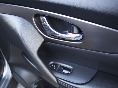 Used 2016 Nissan Rogue S w/ Appearance Package image 33