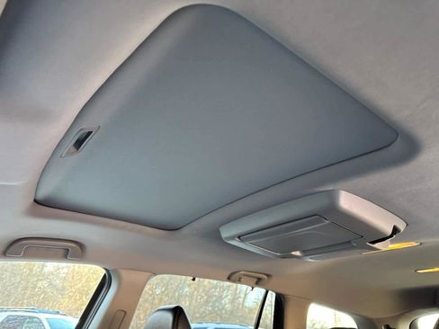 Used 2021 Honda Pilot Touring image 15