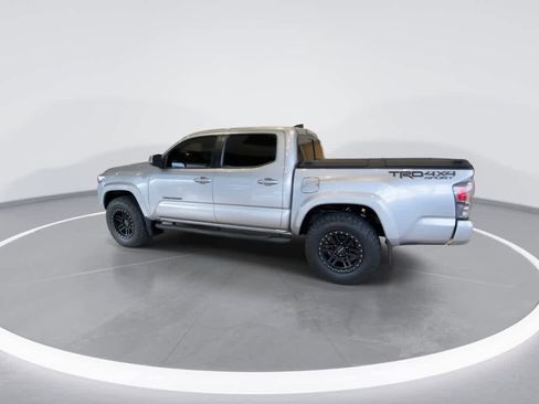 Used 2020 Toyota Tacoma TRD Sport w/ Technology Package image 6