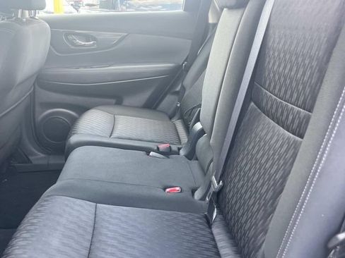 Used 2017 Nissan Rogue S FWD image 19