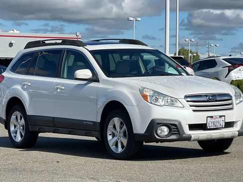 Used 2013 Subaru Outback 2.5i Limited AWD/4WD image 5