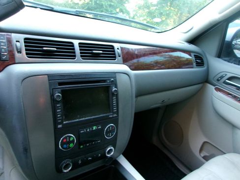 Used 2011 GMC Yukon SLT AWD/4WD image 14