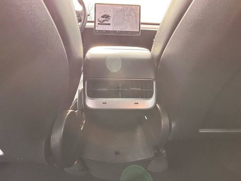 Used 2020 Tesla Model Y Long Range image 16