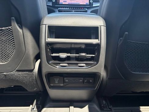 New 2026 Jeep Grand Cherokee Limited w/ Limited Altitude Package AWD/4WD image 11