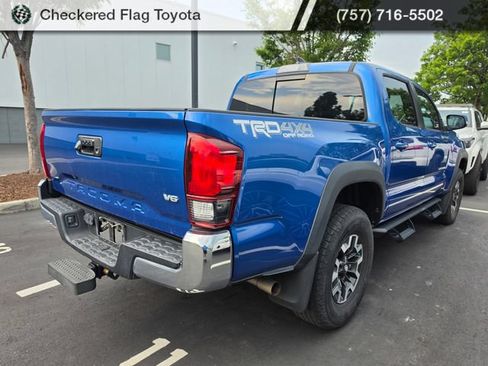 Used 2018 Toyota Tacoma TRD Off-Road AWD/4WD image 6