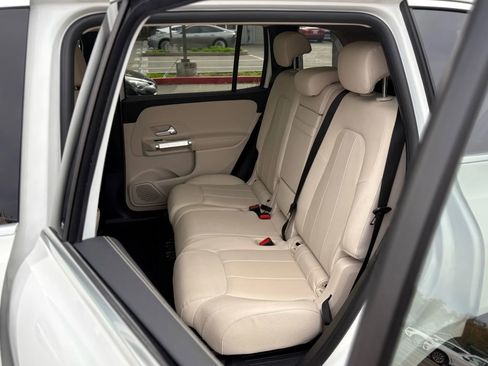 Used 2023 Mercedes-Benz GLB 250 image 12