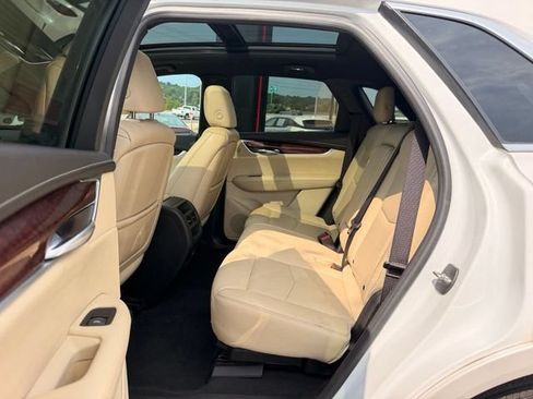 Used 2018 Cadillac XT5 Luxury w/ Driver Awareness Package FWD image 13