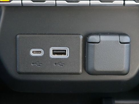 Used 2021 GMC Sierra 1500 Denali w/ Denali Carbonpro Edition image 22