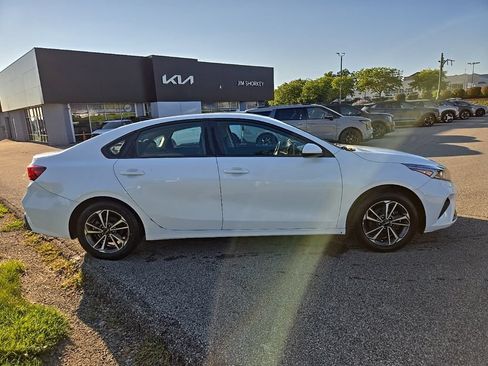 Used 2023 Kia Forte LXS FWD image 2