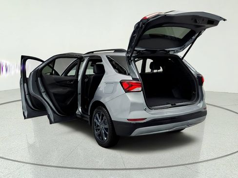 Used 2024 Chevrolet Equinox RS w/ LPO, Floor Liner Package FWD image 11