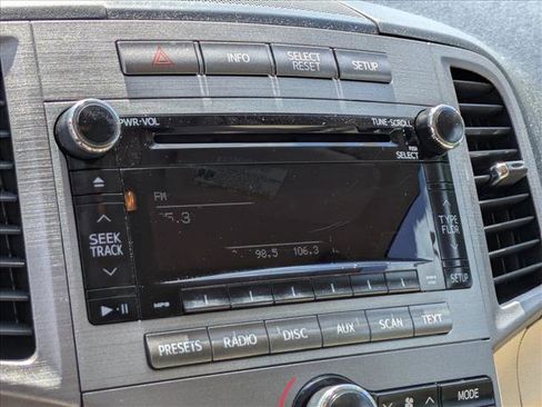 Used 2010 Toyota Venza FWD image 13