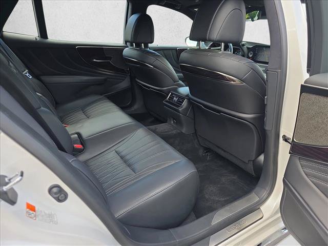 Used 2021 Lexus LS 500h AWD image 11
