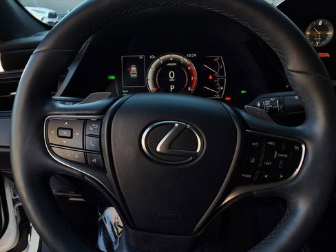 Used 2022 Lexus ES 300h 300h image 12