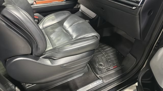 Used 2019 Lincoln Navigator L Reserve AWD/4WD image 32