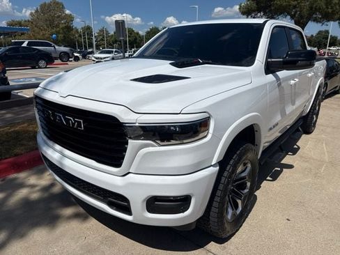 Used 2025 RAM 1500 Laramie w/ Sport Appearance Package AWD/4WD image 4