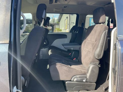 Used 2014 Dodge Grand Caravan SXT w/ UConnect Hands-Free Group image 10