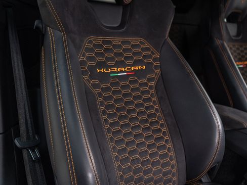 Used 2017 Lamborghini Huracan LP 610-4 AWD/4WD image 32