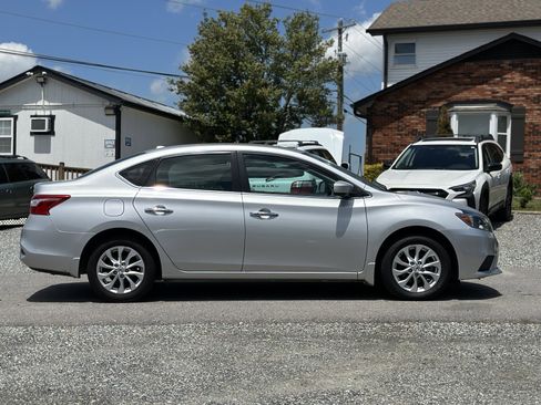Used 2018 Nissan Sentra SV FWD image 2