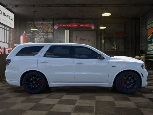 Used 2022 Dodge Durango SRT w/ Technology Group AWD/4WD image 8