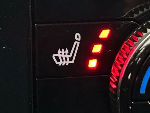 Used 2025 Nissan Pathfinder SL image 7