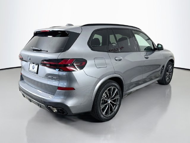 Used 2026 BMW X5 xDrive40i w/ M Sport Package AWD/4WD image 7