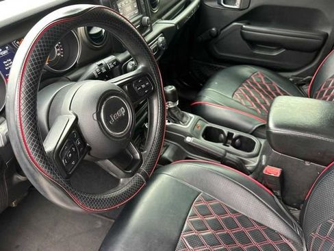 Used 2018 Jeep Wrangler Unlimited Sport image 4