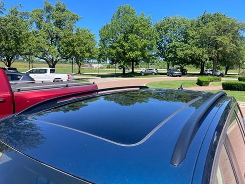 Used 2023 Volkswagen Atlas SE w/ Panoramic Sunroof Package AWD/4WD image 9