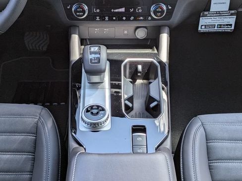 New 2026 Mitsubishi Outlander LE FWD image 19