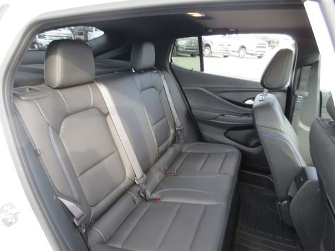 Used 2024 Buick Envista Sport Touring w/ Convenience I Package FWD image 22