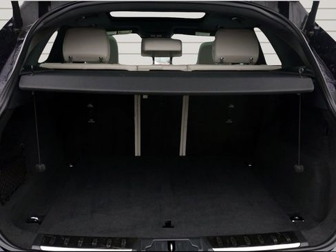 Used 2025 Jaguar F-PACE R-Dynamic S image 11