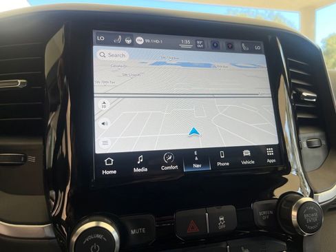 New 2022 RAM 2500 Big Horn w/ Level C Equiment Group image 9