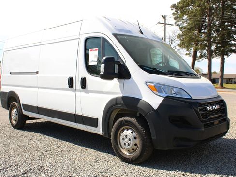 Used 2023 RAM ProMaster 2500 FWD image 5