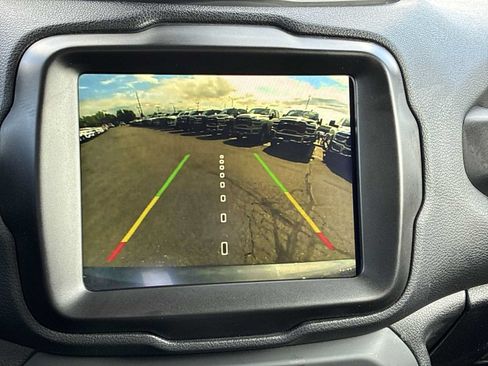 Certified 2023 Jeep Renegade Latitude AWD/4WD image 23
