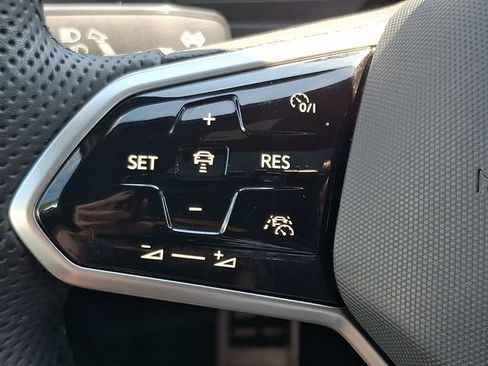 Used 2022 Volkswagen Tiguan SE R-Line AWD/4WD image 21