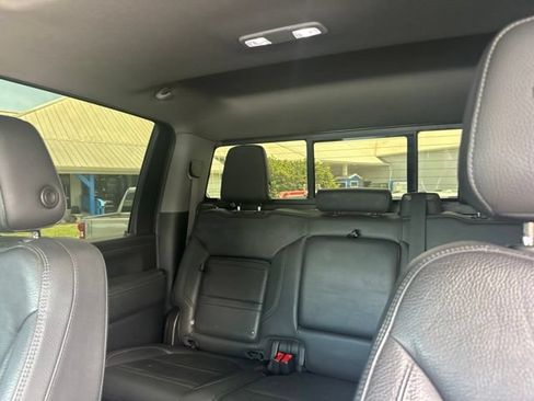 Used 2020 GMC Sierra 3500 Denali w/ Denali Ultimate Package AWD/4WD image 18