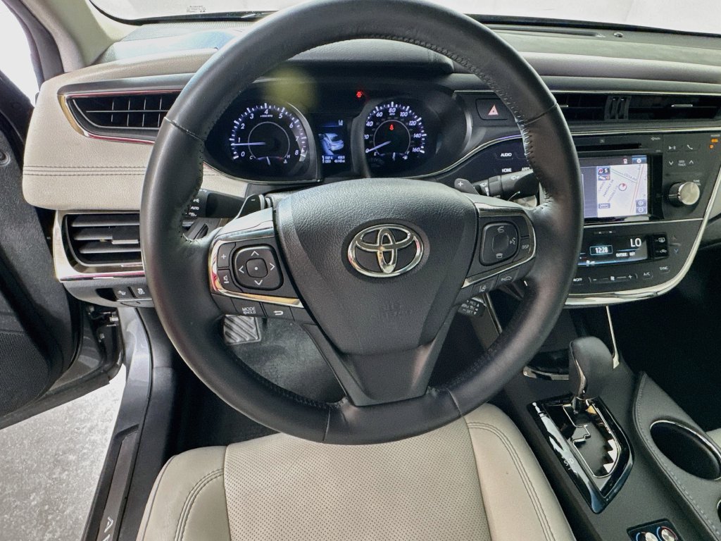 Used 2018 Toyota Avalon Limited FWD image 11