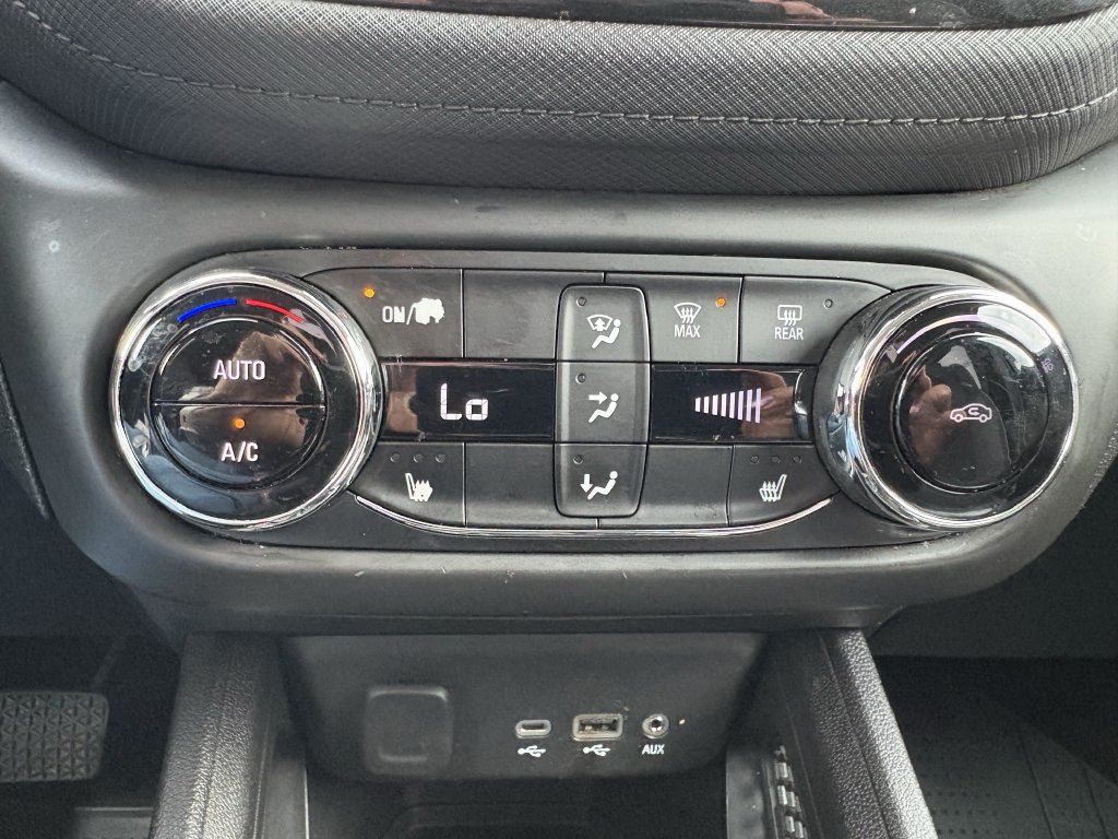 Used 2021 Chevrolet TrailBlazer LT w/ Convenience Package FWD image 20